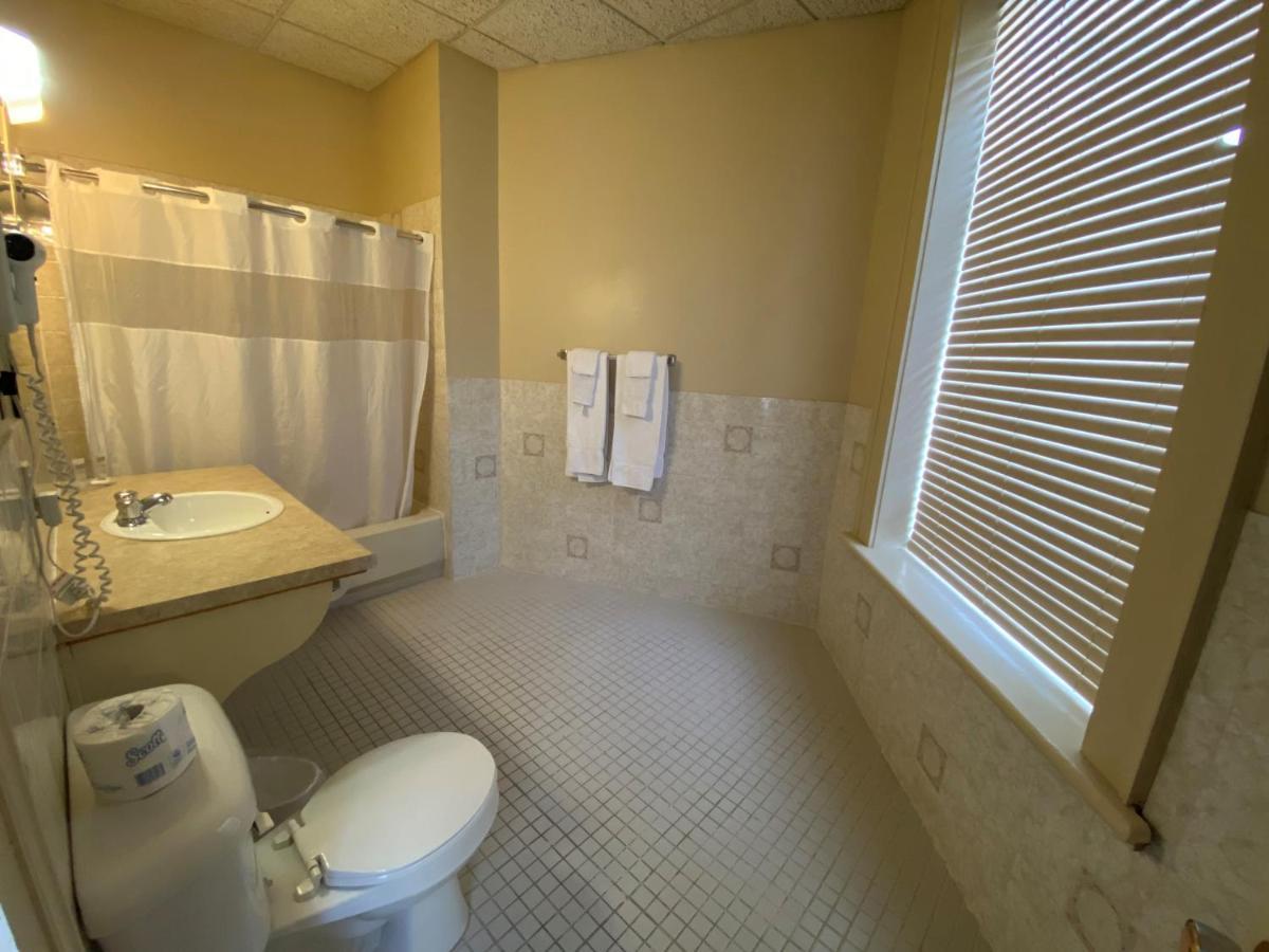 Hotel Bedford Goderich Bagian luar foto